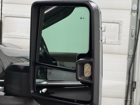 Used 2020 Chevrolet Silverado 3500 LTZ w/ LTZ Premium Package image 33