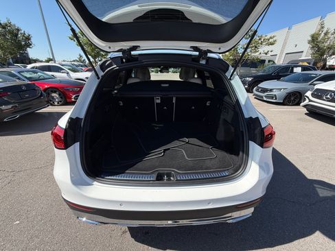 Used 2026 Mercedes-Benz GLC 300 4MATIC image 34