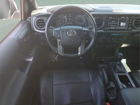 Used 2023 Toyota Tacoma TRD Sport w/ Technology Package image 8