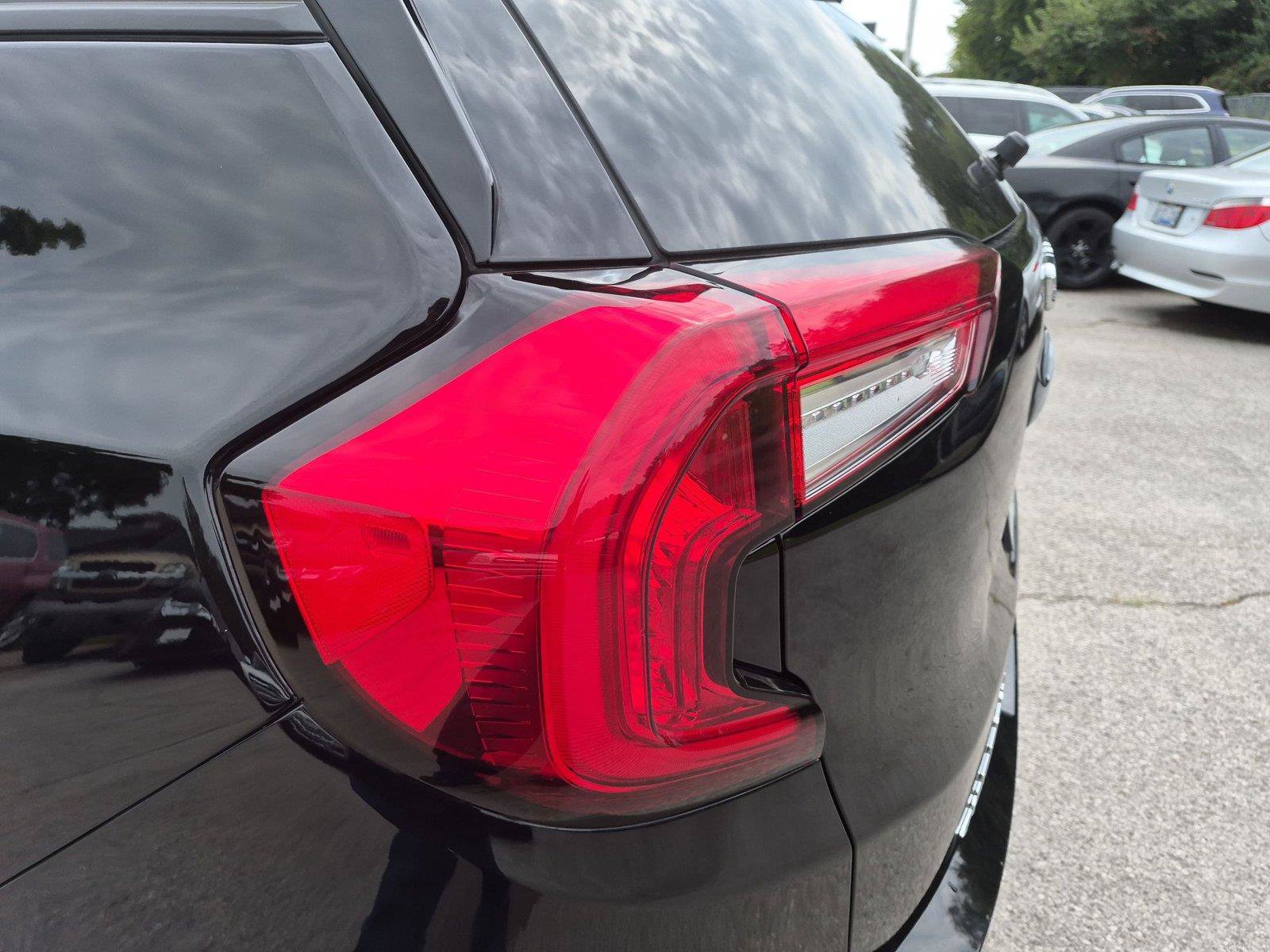 Used 2023 GMC Terrain Denali w/ Black Diamond Edition AWD/4WD image 11