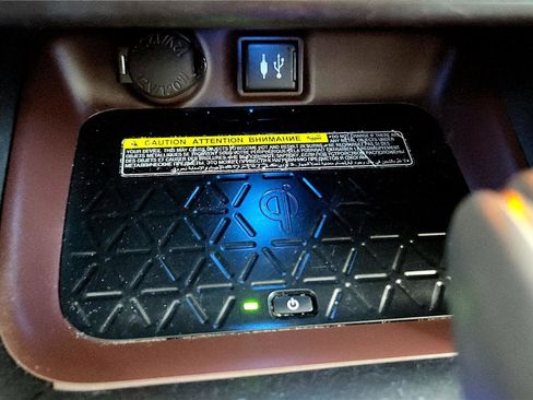 Used 2019 Toyota RAV4 Limited image 36