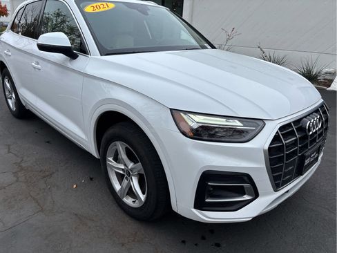 Used 2021 Audi Q5 Premium w/ Convenience Package image 2
