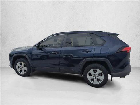Used 2021 Toyota RAV4 XLE AWD/4WD image 7