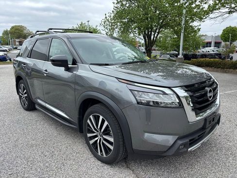 Used 2023 Nissan Pathfinder Platinum w/ Lighting Package (N93) AWD/4WD image 3