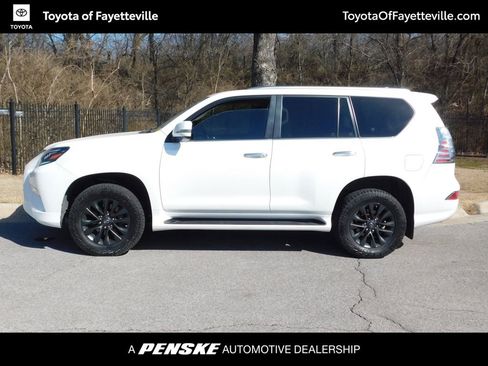 Used 2022 Lexus GX 460 Premium image 2