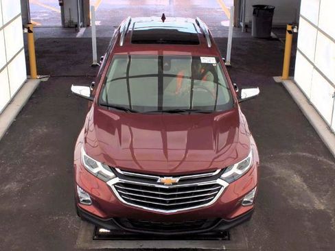 Used 2021 Chevrolet Equinox Premier FWD image 2