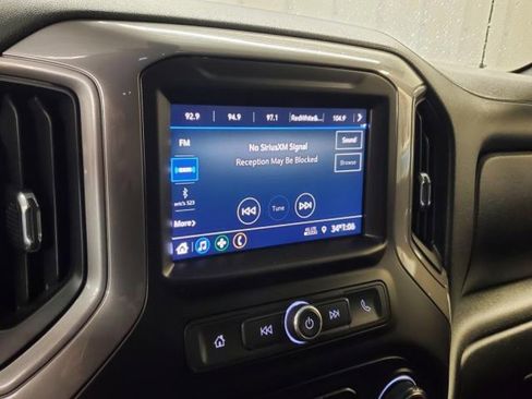 Used 2020 Chevrolet Silverado 1500 Custom w/ Custom Value Package image 17