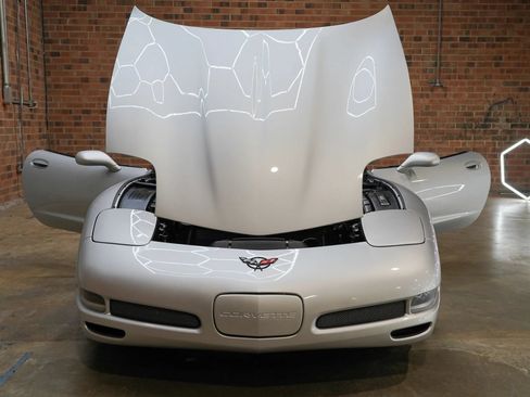 Used 2002 Chevrolet Corvette Z06 w/ Memory Pkg RWD image 23