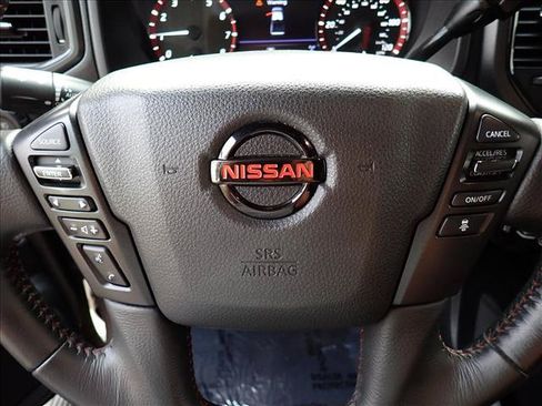 Used 2021 Nissan Titan PRO-4X AWD/4WD image 18