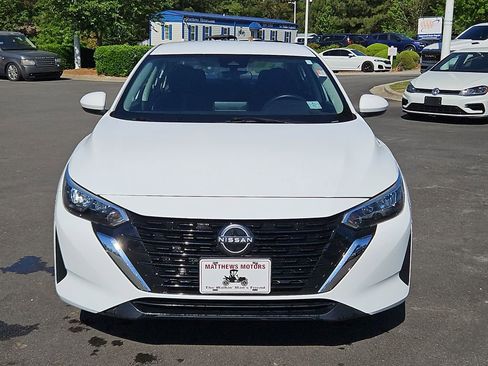 Used 2024 Nissan Sentra SV FWD image 2