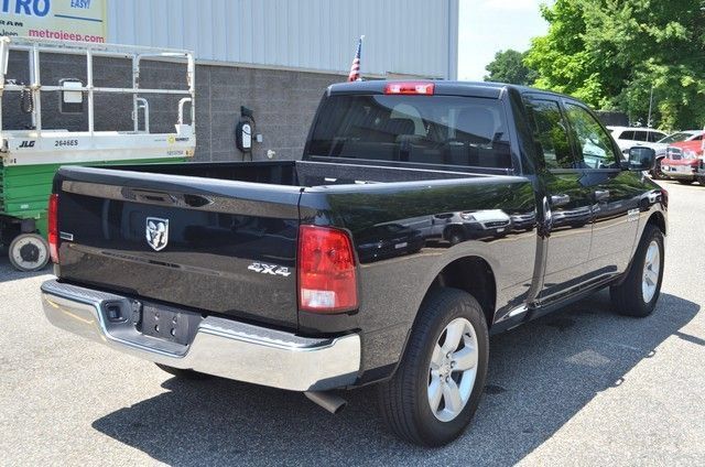 Used 2024 RAM 1500 Classic SLT AWD/4WD image 8