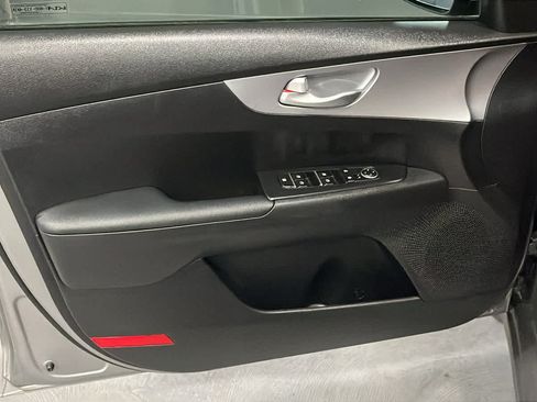 Used 2023 Kia Forte LXS FWD image 9