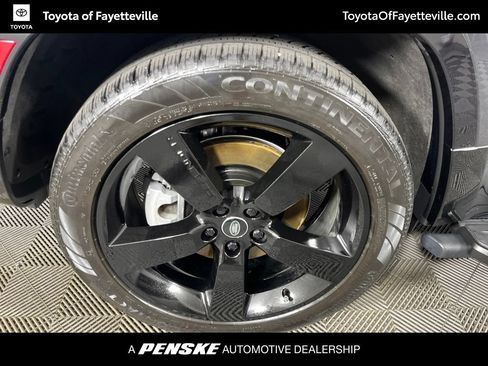 Used 2025 Land Rover Defender 130 X-Dynamic SE AWD/4WD image 13