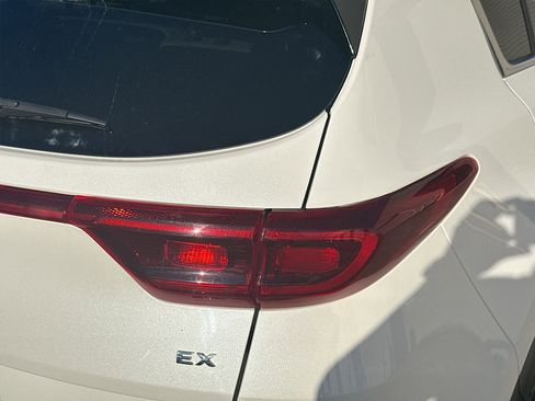 Used 2021 Kia Sportage EX image 27