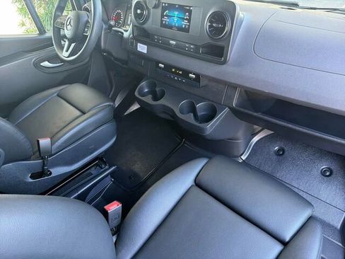 Used 2023 Mercedes-Benz Sprinter 2500 image 18