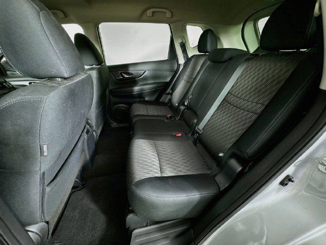 Used 2019 Nissan Rogue S w/ Special Edition Package FWD image 27