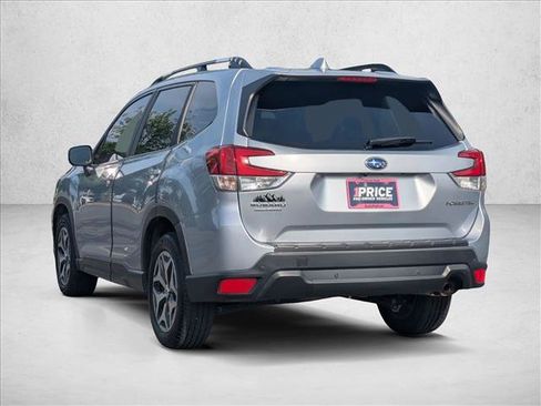 Used 2020 Subaru Forester Premium AWD/4WD image 8