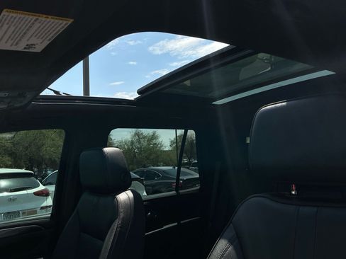 Used 2023 Chevrolet Tahoe RST AWD/4WD image 24