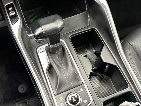 Used 2024 Kia Sorento S image 15