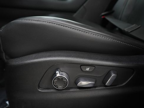 Used 2024 Cadillac XT4 Premium Luxury image 24