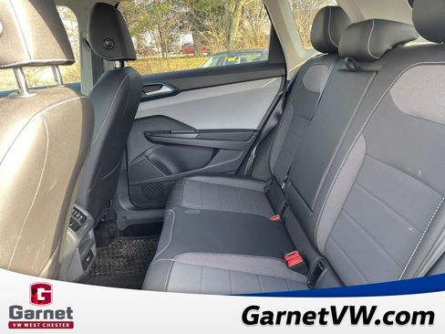 Used 2024 Volkswagen Taos SE image 14