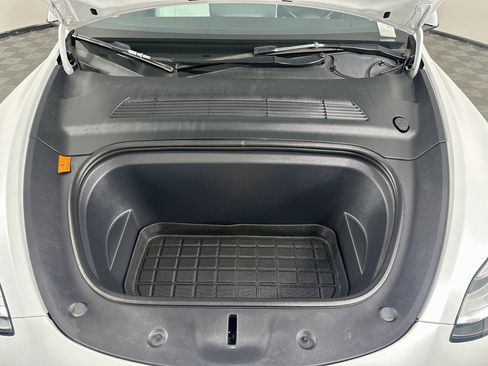 Used 2023 Tesla Model Y Long Range AWD/4WD image 34
