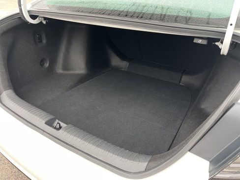 Used 2024 Honda Accord EX image 9