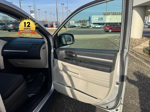 Used 2010 Dodge Grand Caravan SE w/ Climate Group image 20