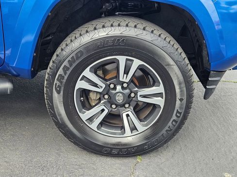 Used 2016 Toyota Tacoma TRD Sport w/ Exterior Package RWD image 31