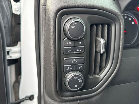 Used 2024 Chevrolet Silverado 1500 Custom image 27