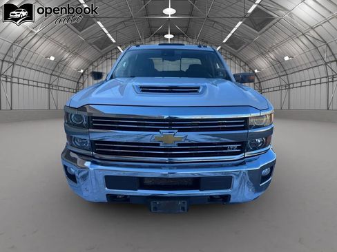 Used 2018 Chevrolet Silverado 3500 LTZ image 2