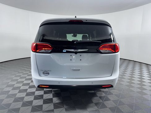 New 2026 Chrysler Voyager LX image 8