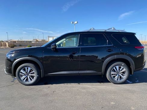 New 2025 Nissan Pathfinder SL w/ Black Appearance Package image 3