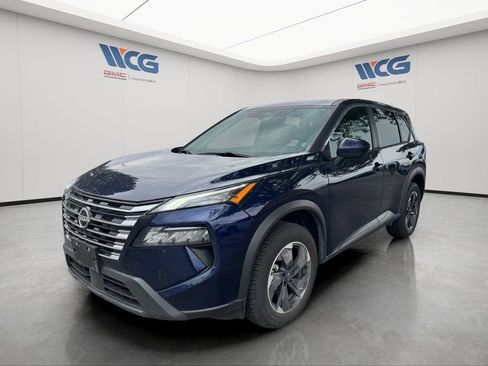 Used 2024 Nissan Rogue SV AWD/4WD image 8