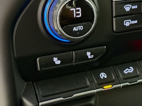 Used 2021 Chevrolet Silverado 1500 LT w/ Convenience Package II RWD image 24