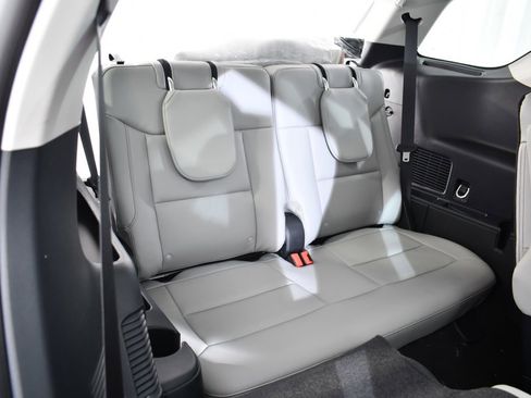 New 2025 Ford Explorer Active w/ Active Comfort Package image 20