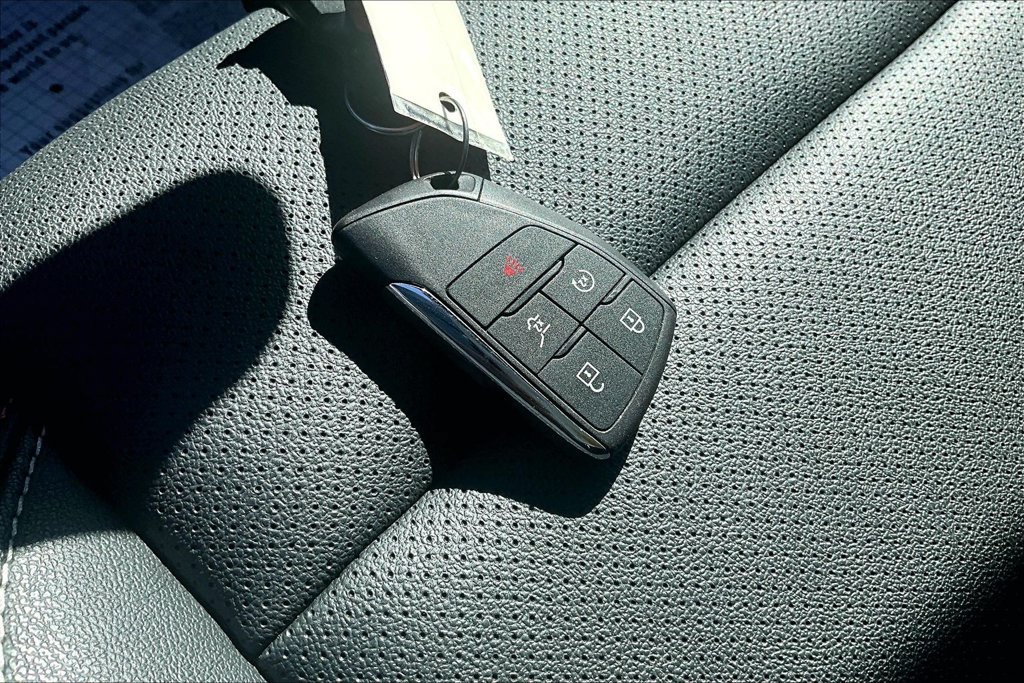 Used 2024 Chevrolet Traverse Z71 w/ LPO, Floor Liner Package AWD/4WD image 11