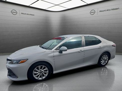 Used 2024 Toyota Camry LE FWD image 8