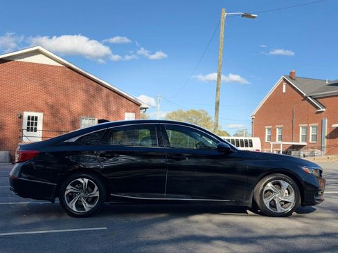 Used 2018 Honda Accord EX image 7