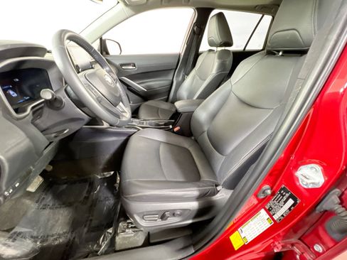 Used 2022 Toyota Corolla Cross XLE w/ Convenience Package image 20