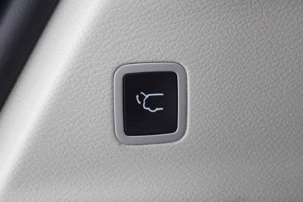 Used 2023 Chrysler Pacifica Touring-L FWD image 20
