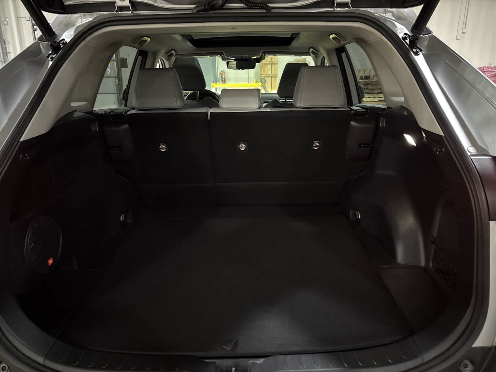 Used 2022 Toyota RAV4 Limited AWD/4WD image 7