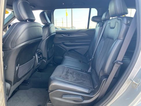 Used 2024 Jeep Grand Cherokee L Altitude image 23
