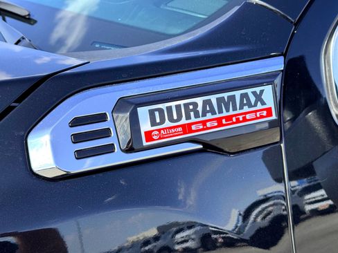 Used 2024 GMC Sierra 2500 Denali w/ Denali Reserve Package image 3