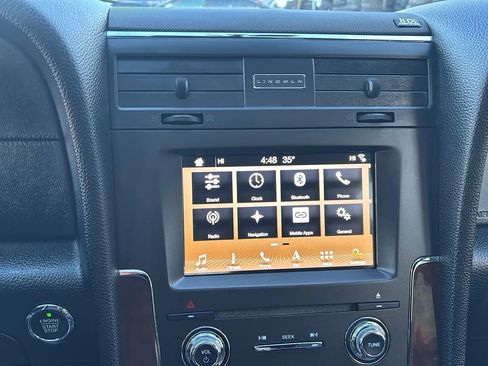 Used 2016 Lincoln Navigator Select image 16