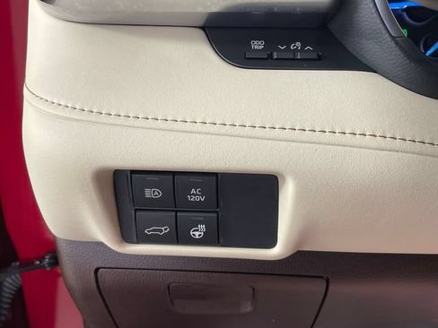 Used 2021 Toyota Highlander Limited AWD/4WD image 13