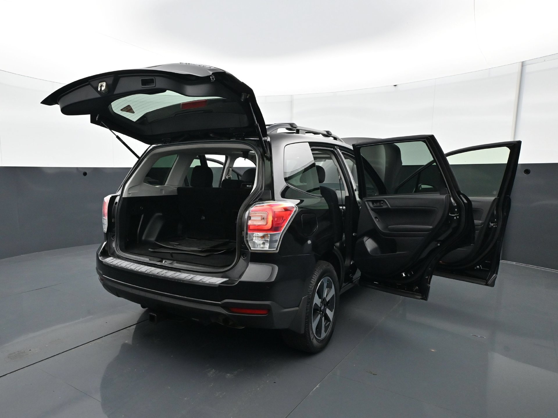 Used 2018 Subaru Forester 2.5i Premium w/ All-Weather Package AWD/4WD image 34