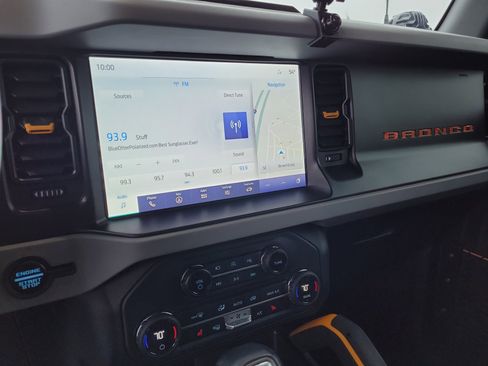 Used 2023 Ford Bronco Badlands image 23