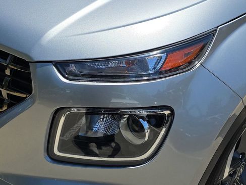 Used 2023 Hyundai Venue SEL FWD image 33