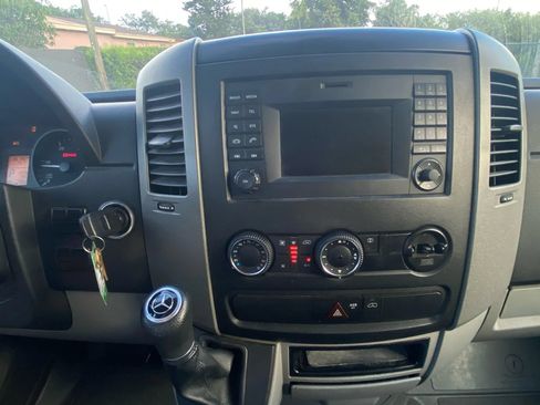 Used 2014 Mercedes-Benz Sprinter 3500 image 12